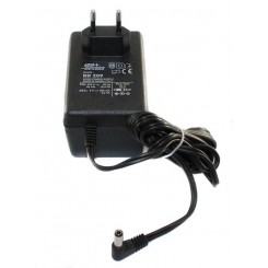 ALIMENTATORE UNIVERSALE 9 V 600mA JACK A PIPA +IN -OUT MOD. BD209