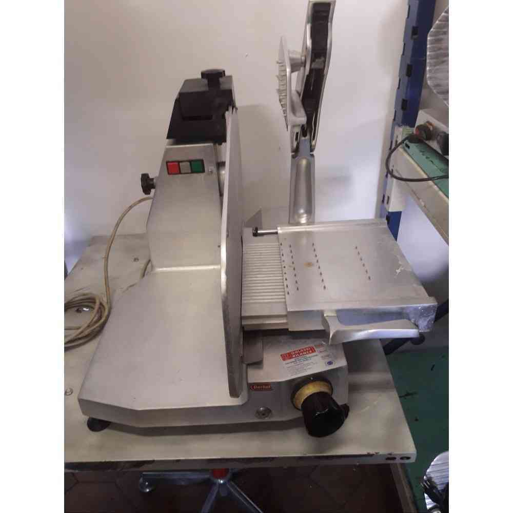 AFFETTATRICE BERKEL MOD.AV35 CARRELLO SALUMI 230/380 VOLT AFFETTATRICE BERKEL MOD.AV35 CARRELLO SALUMI 230/380 VOLT
