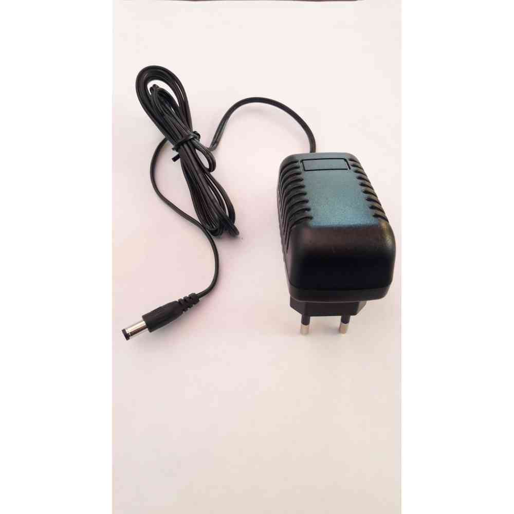 ALIMENTATORE ADATTATORE AD IMPULSI 9V DC 1.0A CONNETTORE 5,5/2,1 9W POSITIVO AL CENTRO